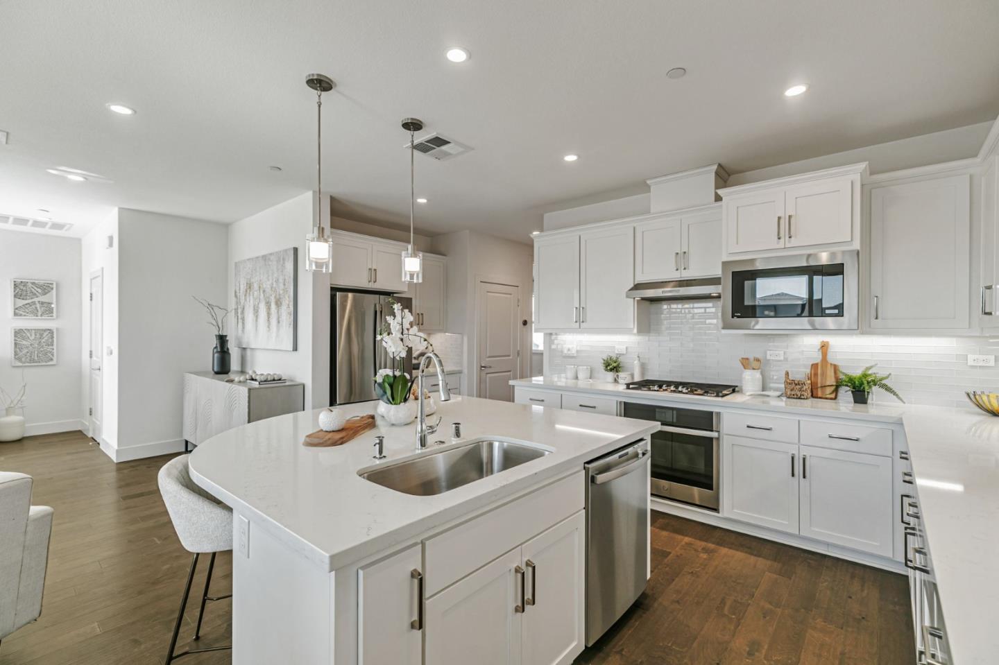 Detail Gallery Image 14 of 35 For 2938 Lamory Pl, Santa Clara,  CA 95051 - 2 Beds | 2/1 Baths