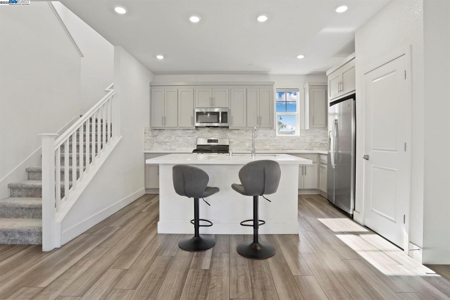 Detail Gallery Image 10 of 23 For 2208 Daimler St, Lathrop,  CA 95330 - 3 Beds | 2/1 Baths