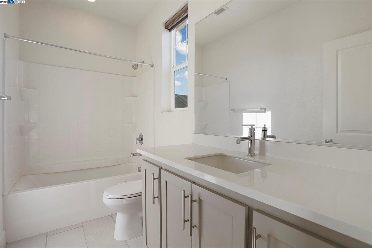 Detail Gallery Image 13 of 23 For 2208 Daimler St, Lathrop,  CA 95330 - 3 Beds | 2/1 Baths