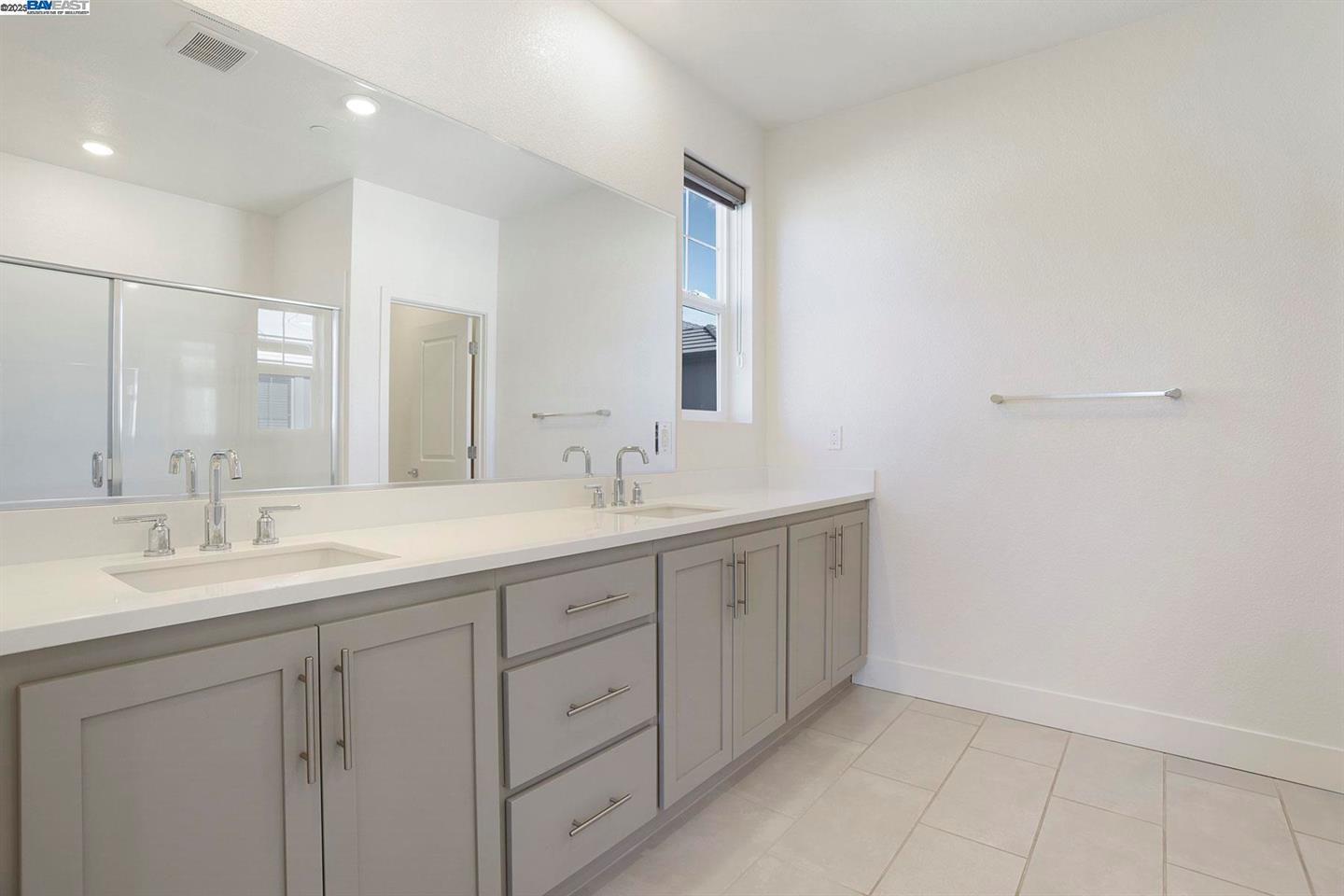 Detail Gallery Image 14 of 23 For 2208 Daimler St, Lathrop,  CA 95330 - 3 Beds | 2/1 Baths