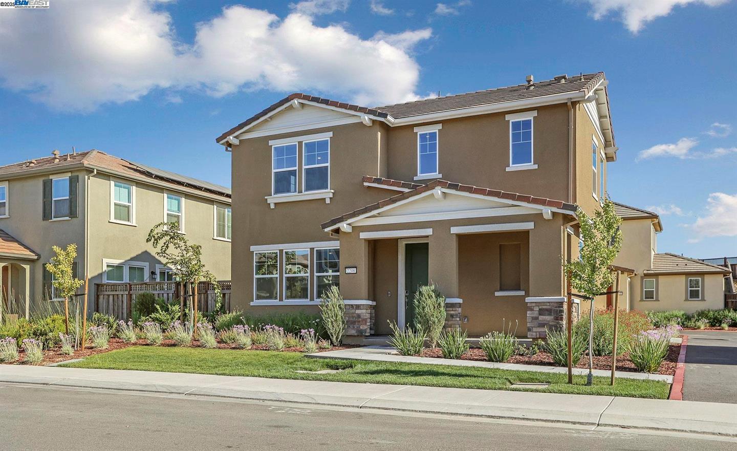 Detail Gallery Image 2 of 23 For 2208 Daimler St, Lathrop,  CA 95330 - 3 Beds | 2/1 Baths