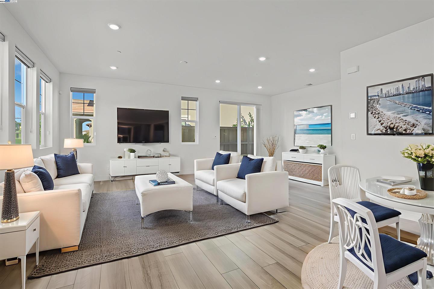 Detail Gallery Image 5 of 23 For 2208 Daimler St, Lathrop,  CA 95330 - 3 Beds | 2/1 Baths