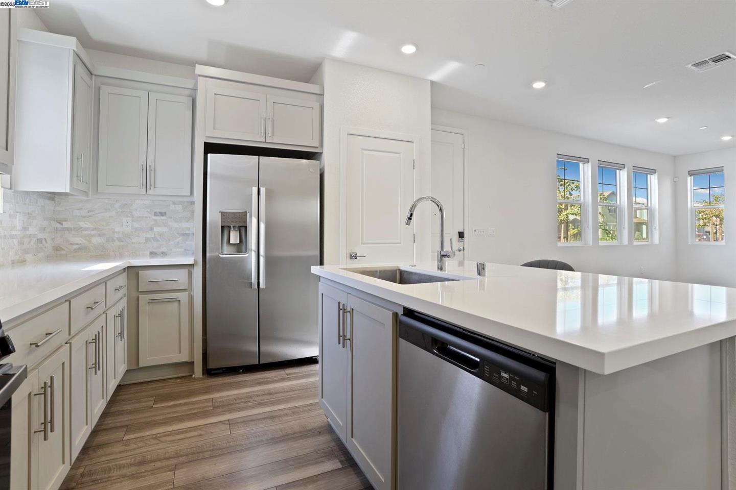 Detail Gallery Image 6 of 23 For 2208 Daimler St, Lathrop,  CA 95330 - 3 Beds | 2/1 Baths