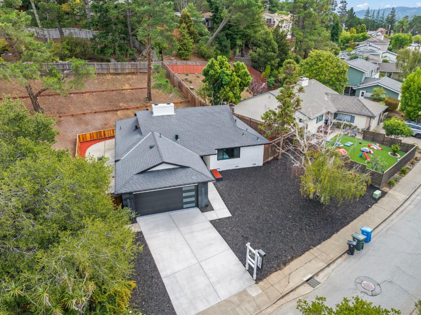 Detail Gallery Image 49 of 56 For 1276 Laurel Hill Dr, San Mateo,  CA 94402 - 3 Beds | 2 Baths