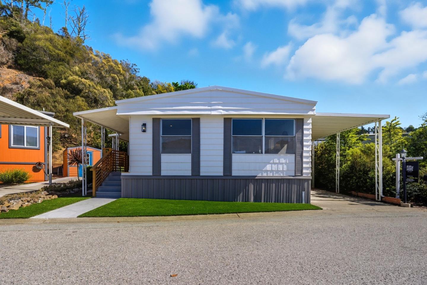 Detail Gallery Image 2 of 35 For 106 Lighthouse Ln, Daly City,  CA 94014 - 2 Beds | 2 Baths