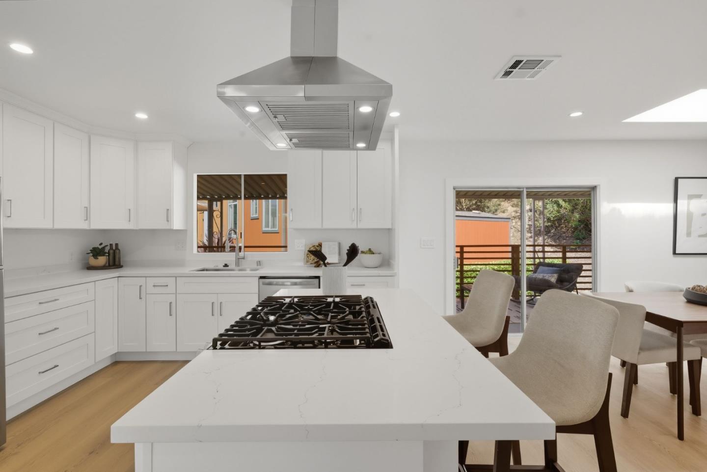 Detail Gallery Image 7 of 35 For 106 Lighthouse Ln, Daly City,  CA 94014 - 2 Beds | 2 Baths