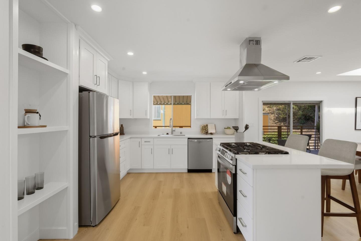 Detail Gallery Image 9 of 35 For 106 Lighthouse Ln, Daly City,  CA 94014 - 2 Beds | 2 Baths