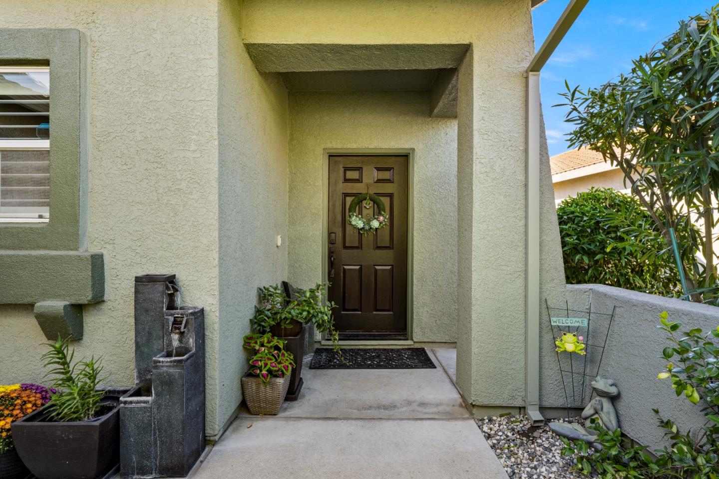Detail Gallery Image 11 of 61 For 5751 Honor Pkwy, Sacramento,  CA 95835 - 3 Beds | 2/1 Baths