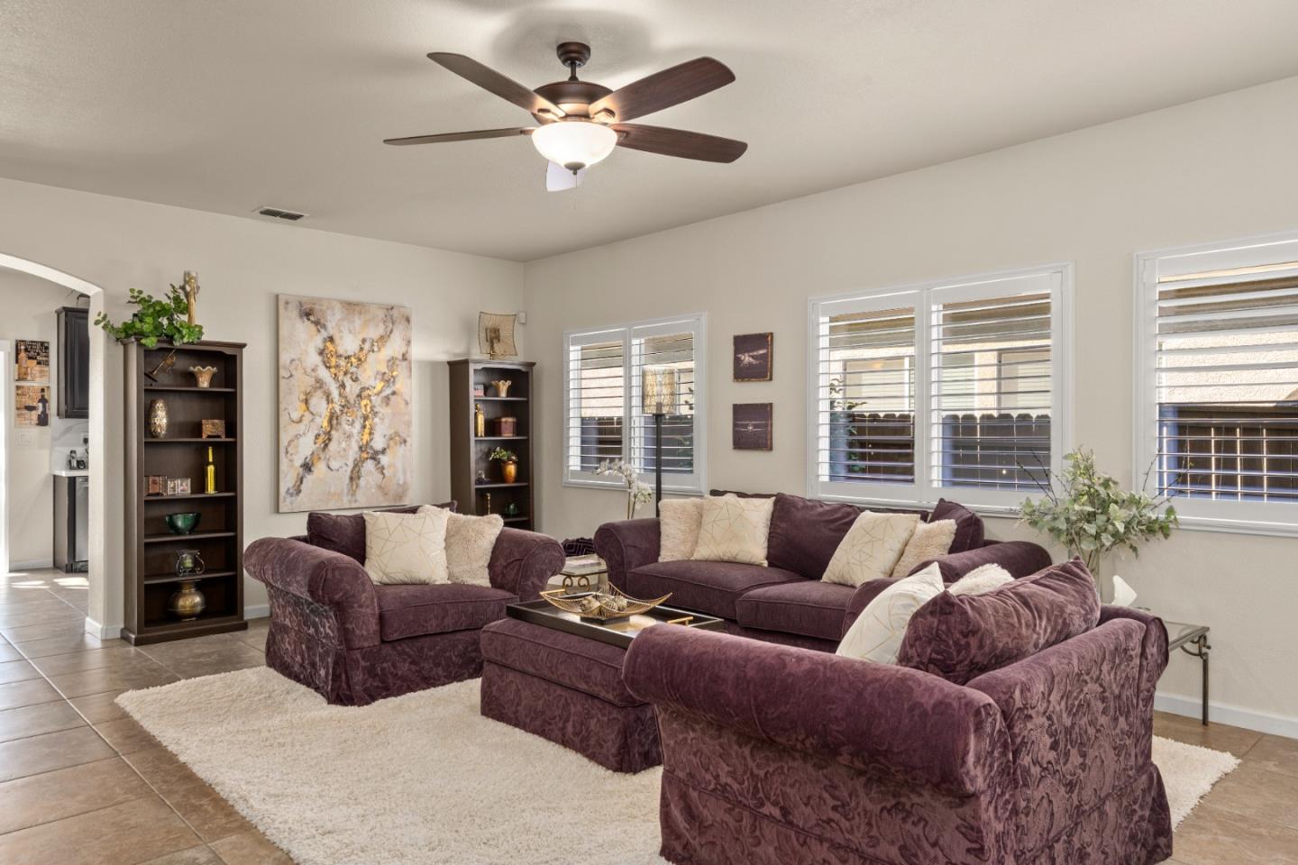 Detail Gallery Image 15 of 61 For 5751 Honor Pkwy, Sacramento,  CA 95835 - 3 Beds | 2/1 Baths