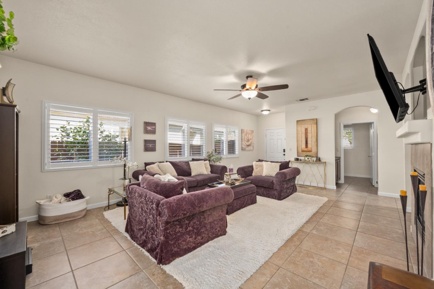 Detail Gallery Image 16 of 61 For 5751 Honor Pkwy, Sacramento,  CA 95835 - 3 Beds | 2/1 Baths