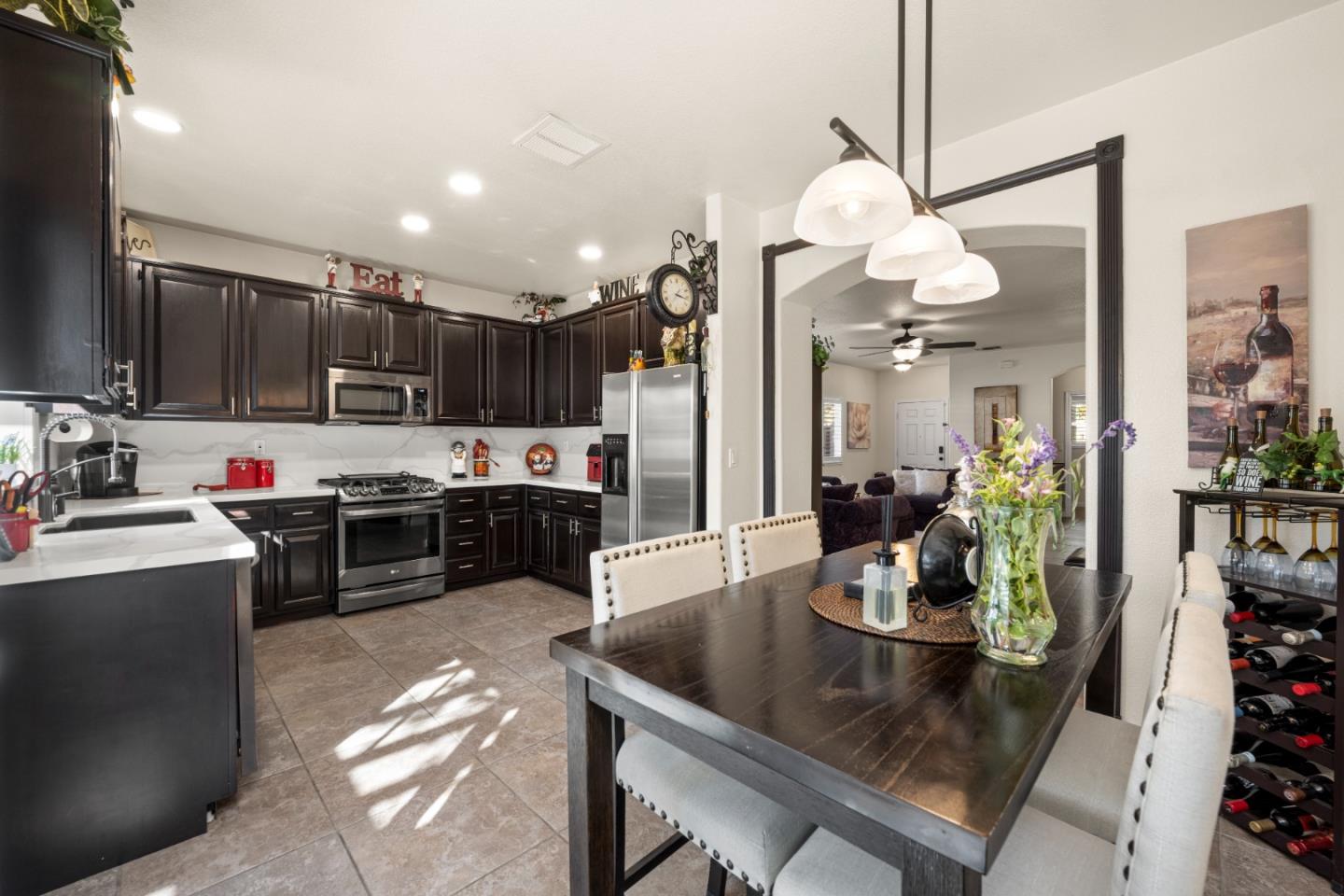 Detail Gallery Image 22 of 61 For 5751 Honor Pkwy, Sacramento,  CA 95835 - 3 Beds | 2/1 Baths