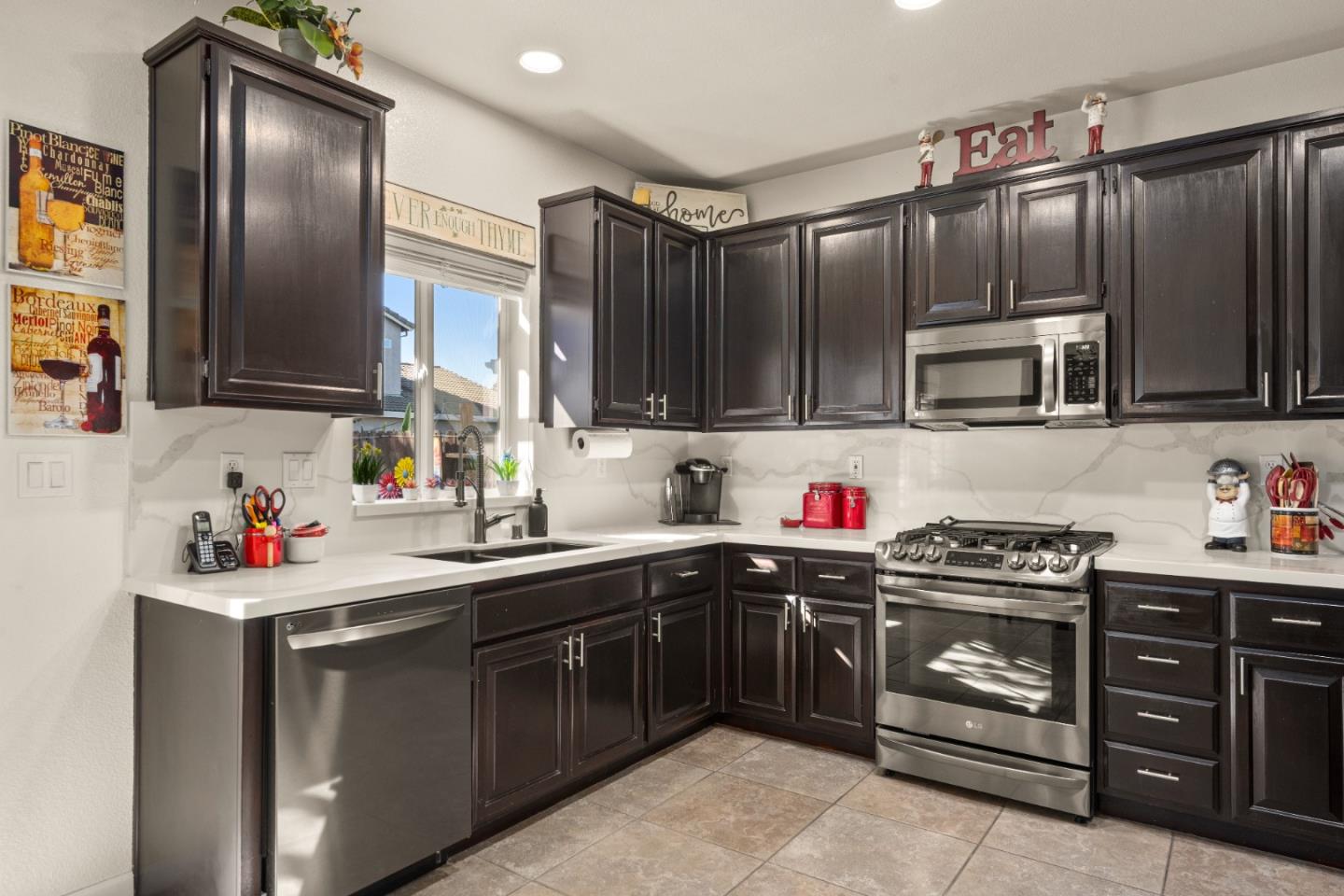 Detail Gallery Image 26 of 61 For 5751 Honor Pkwy, Sacramento,  CA 95835 - 3 Beds | 2/1 Baths