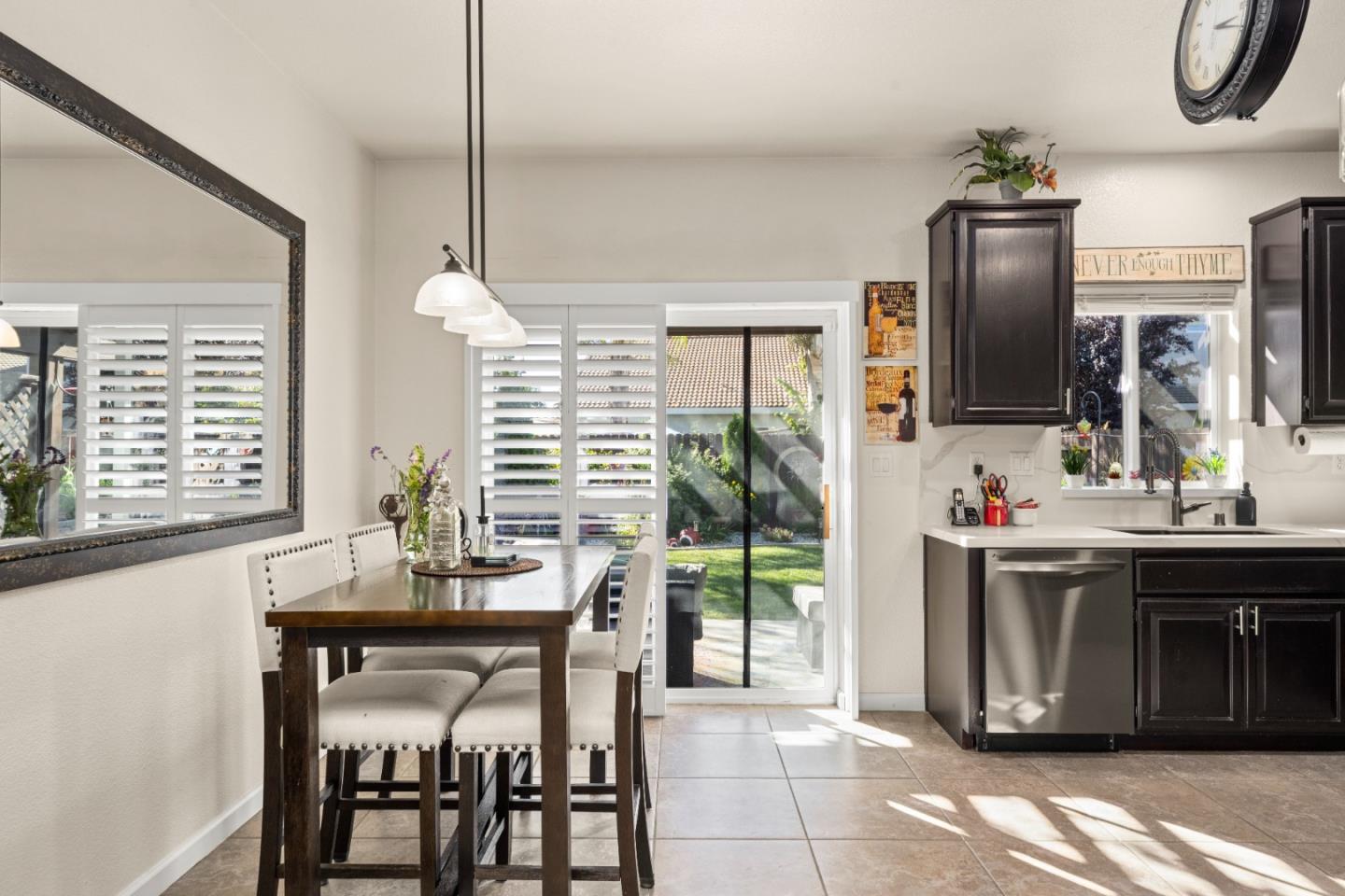 Detail Gallery Image 28 of 61 For 5751 Honor Pkwy, Sacramento,  CA 95835 - 3 Beds | 2/1 Baths