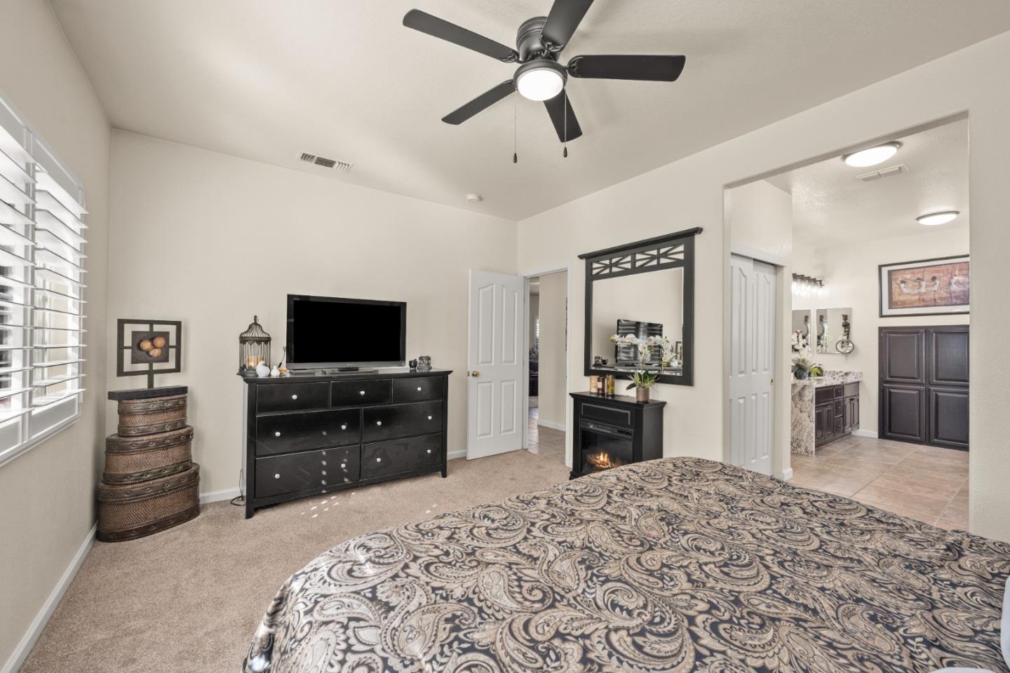 Detail Gallery Image 31 of 61 For 5751 Honor Pkwy, Sacramento,  CA 95835 - 3 Beds | 2/1 Baths