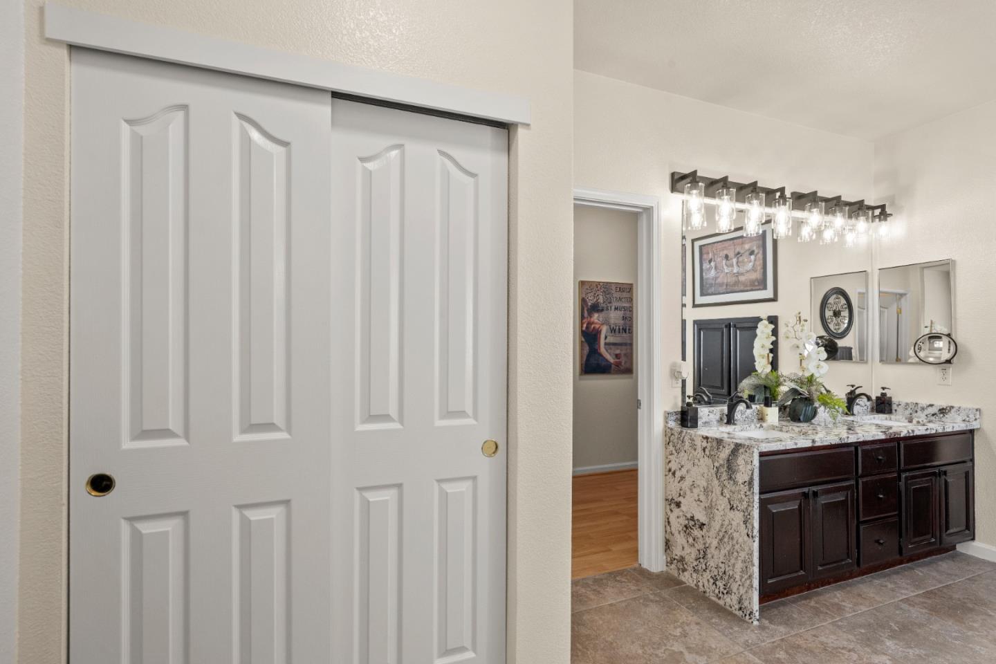 Detail Gallery Image 33 of 61 For 5751 Honor Pkwy, Sacramento,  CA 95835 - 3 Beds | 2/1 Baths