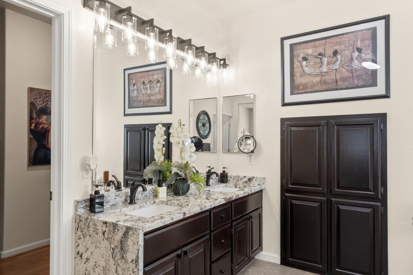 Detail Gallery Image 36 of 61 For 5751 Honor Pkwy, Sacramento,  CA 95835 - 3 Beds | 2/1 Baths