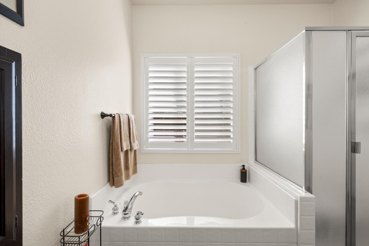 Detail Gallery Image 38 of 61 For 5751 Honor Pkwy, Sacramento,  CA 95835 - 3 Beds | 2/1 Baths