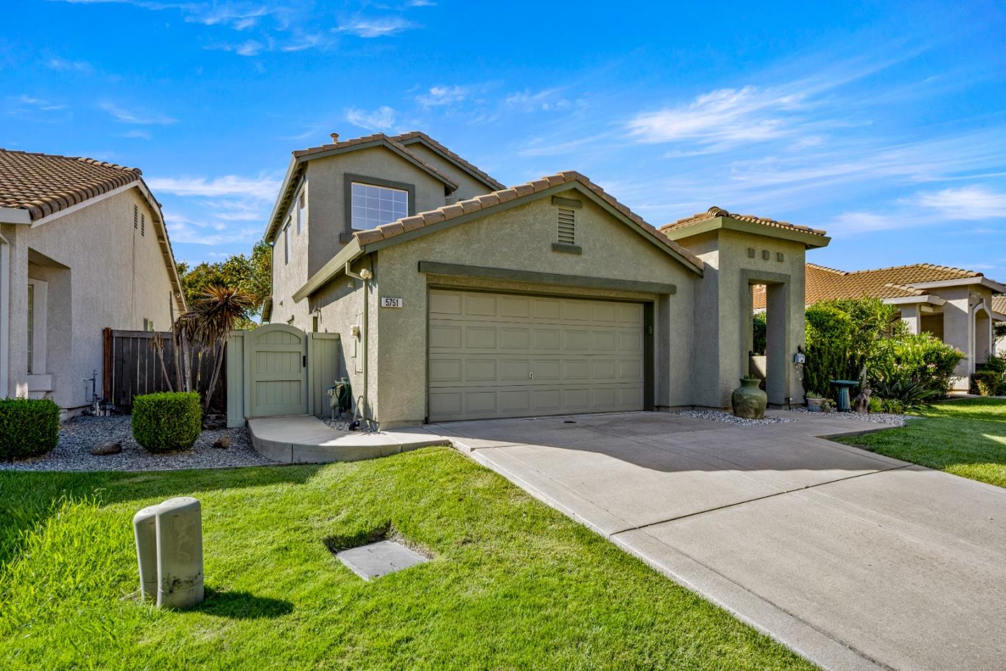 Detail Gallery Image 5 of 61 For 5751 Honor Pkwy, Sacramento,  CA 95835 - 3 Beds | 2/1 Baths