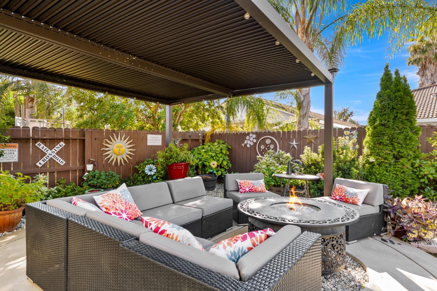 Detail Gallery Image 50 of 61 For 5751 Honor Pkwy, Sacramento,  CA 95835 - 3 Beds | 2/1 Baths