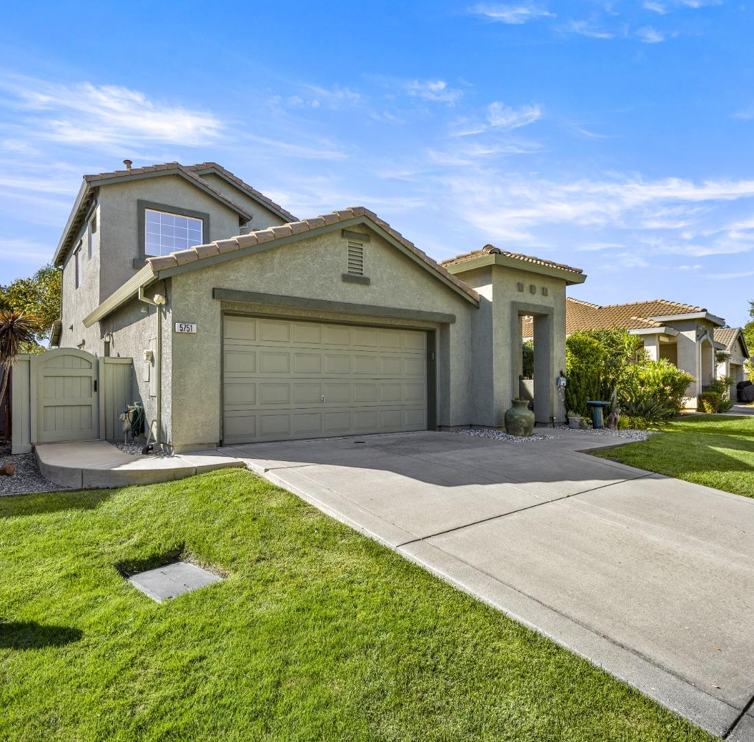 Detail Gallery Image 6 of 61 For 5751 Honor Pkwy, Sacramento,  CA 95835 - 3 Beds | 2/1 Baths