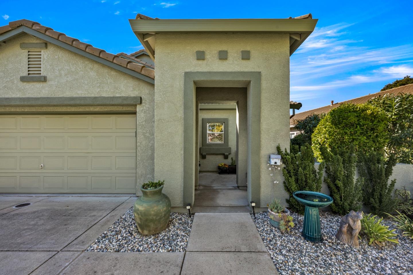 Detail Gallery Image 7 of 61 For 5751 Honor Pkwy, Sacramento,  CA 95835 - 3 Beds | 2/1 Baths