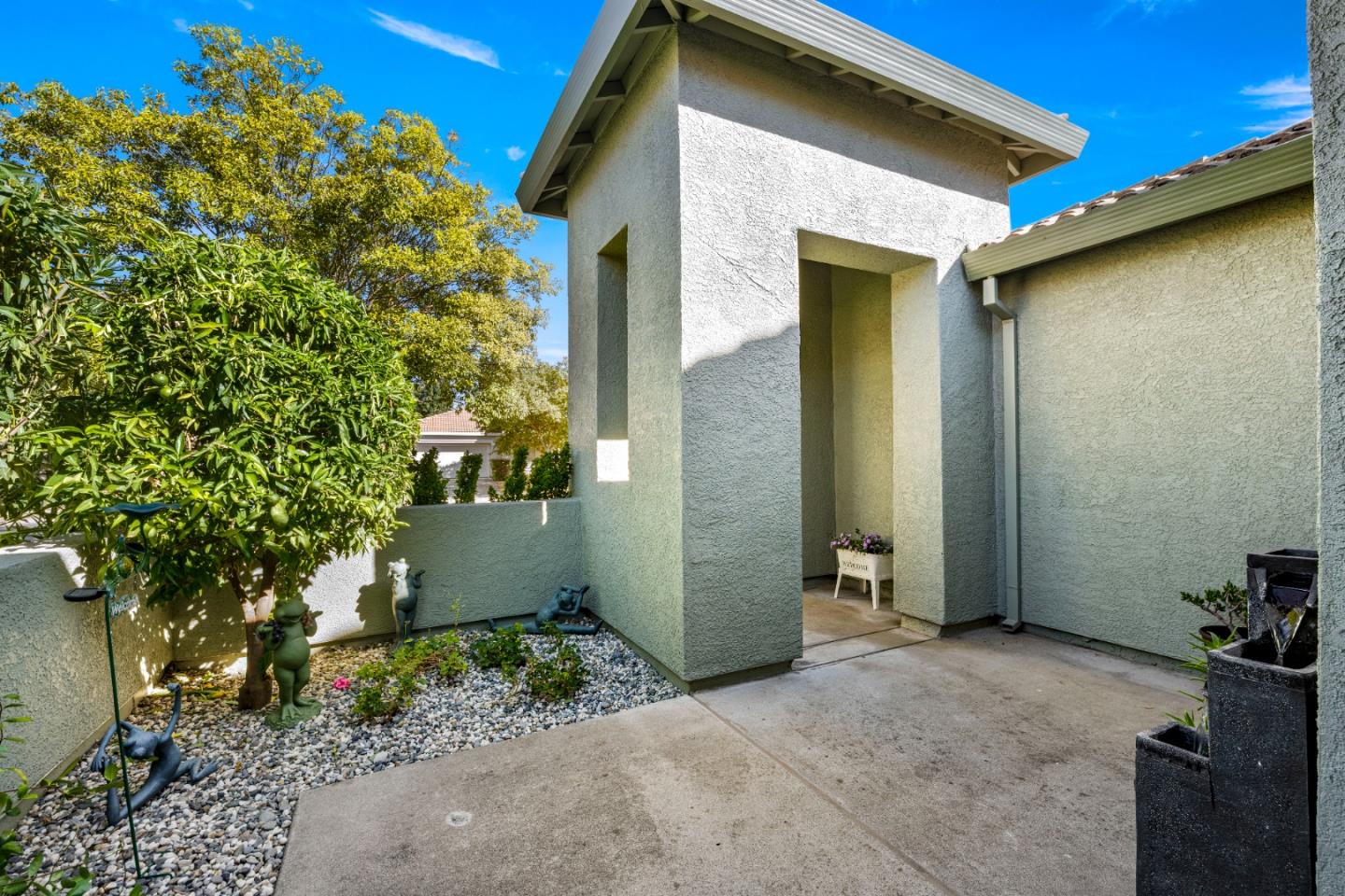 Detail Gallery Image 9 of 61 For 5751 Honor Pkwy, Sacramento,  CA 95835 - 3 Beds | 2/1 Baths