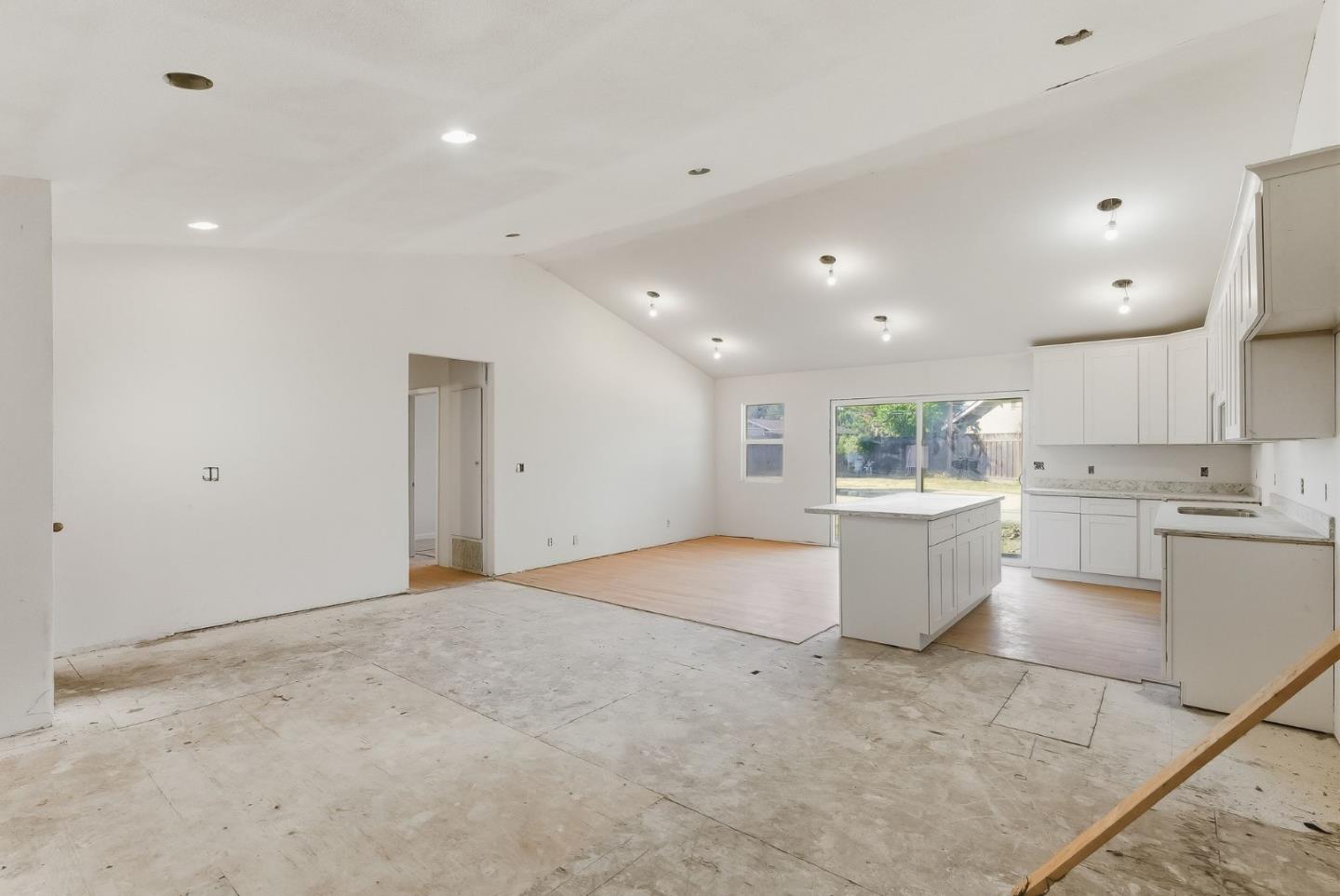 Detail Gallery Image 13 of 21 For 3928 Caxton Ct, San Jose,  CA 95130 - 3 Beds | 2 Baths