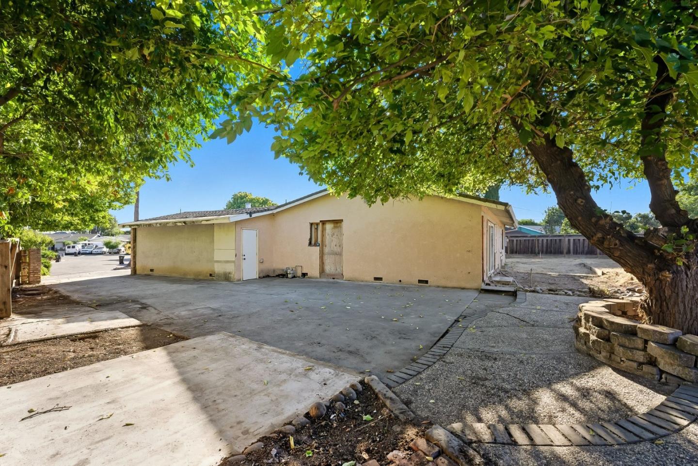 Detail Gallery Image 8 of 21 For 3928 Caxton Ct, San Jose,  CA 95130 - 3 Beds | 2 Baths