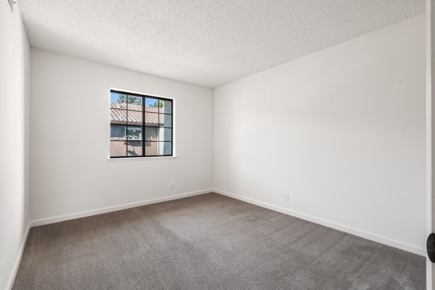 Detail Gallery Image 27 of 42 For 14408 Outrigger Dr, San Leandro,  CA 94577 - 3 Beds | 2/1 Baths