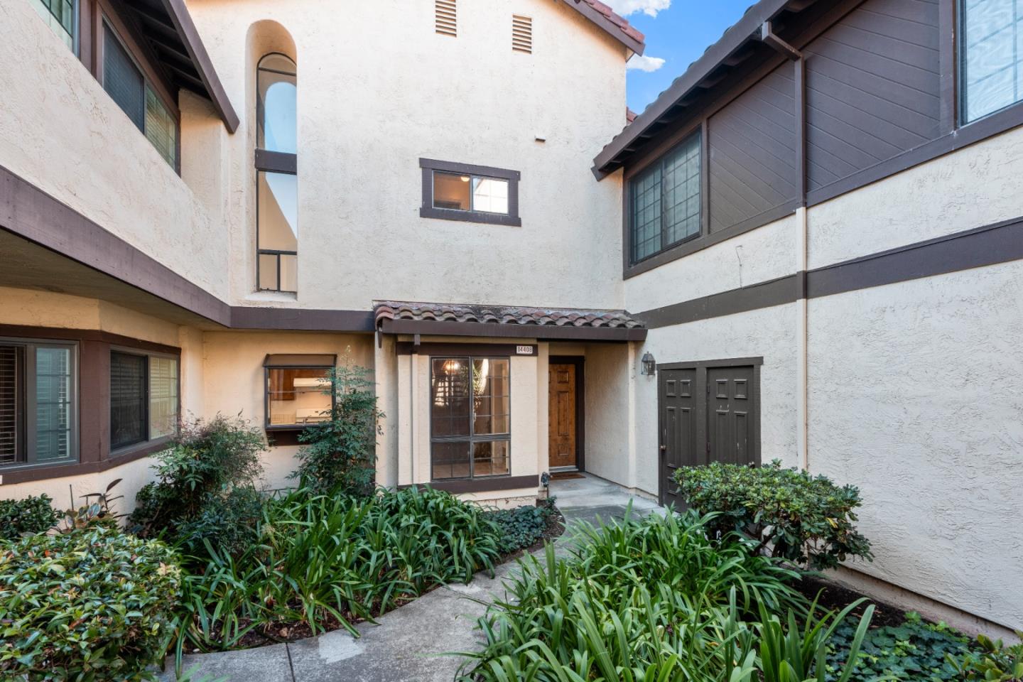 Detail Gallery Image 3 of 42 For 14408 Outrigger Dr, San Leandro,  CA 94577 - 3 Beds | 2/1 Baths