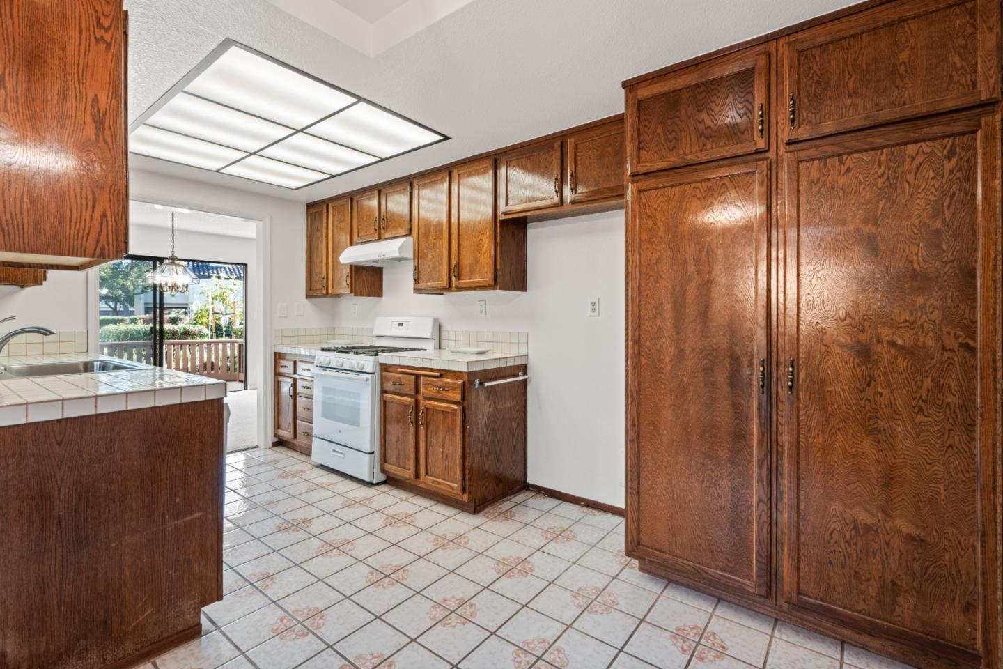 Detail Gallery Image 7 of 42 For 14408 Outrigger Dr, San Leandro,  CA 94577 - 3 Beds | 2/1 Baths
