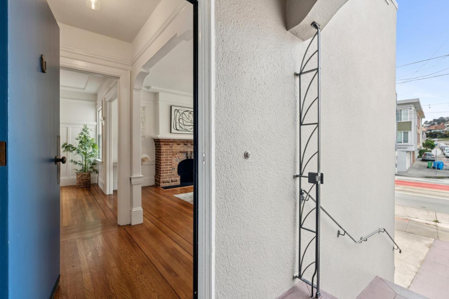 Detail Gallery Image 6 of 42 For 1849 San Jose Ave, San Francisco,  CA 94112 - 2 Beds | 1 Baths