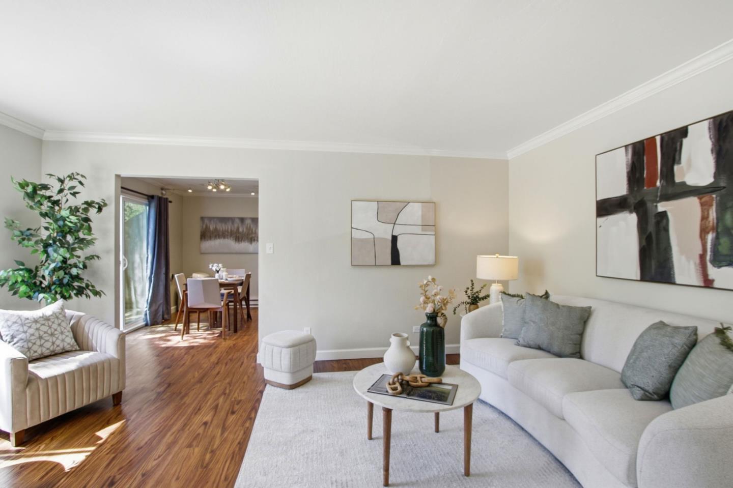 Detail Gallery Image 10 of 37 For 701 N Rengstorff Ave #20,  Mountain View,  CA 94043 - 4 Beds | 1/1 Baths