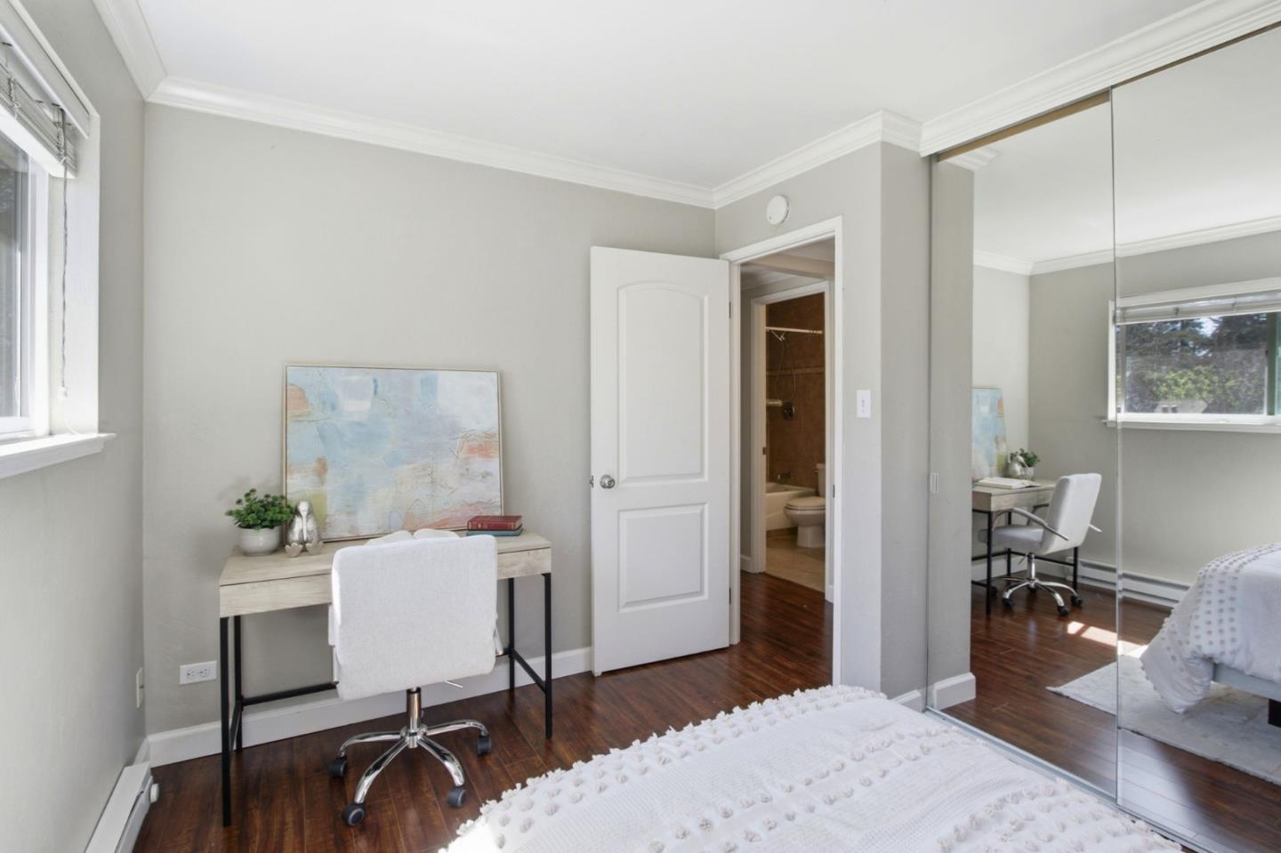 Detail Gallery Image 19 of 37 For 701 N Rengstorff Ave #20,  Mountain View,  CA 94043 - 4 Beds | 1/1 Baths