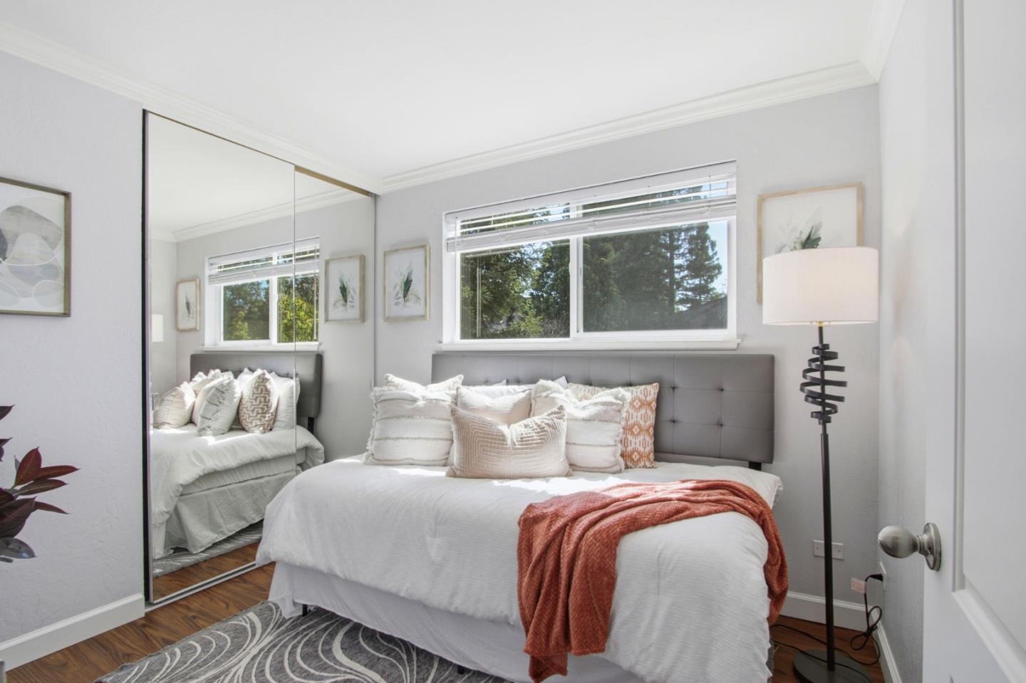 Detail Gallery Image 20 of 37 For 701 N Rengstorff Ave #20,  Mountain View,  CA 94043 - 4 Beds | 1/1 Baths