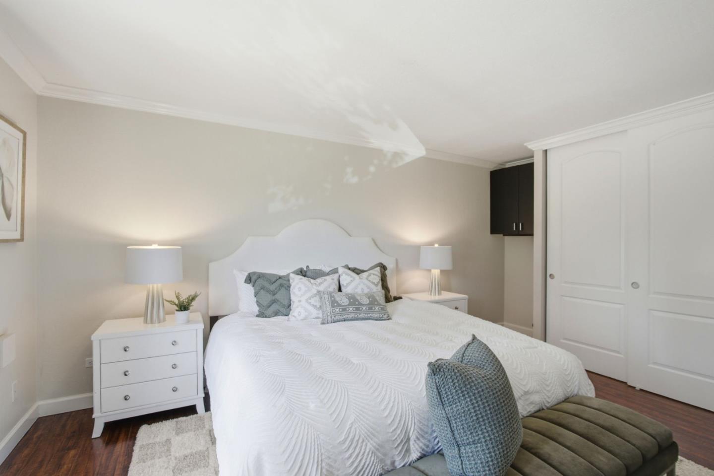 Detail Gallery Image 23 of 37 For 701 N Rengstorff Ave #20,  Mountain View,  CA 94043 - 4 Beds | 1/1 Baths