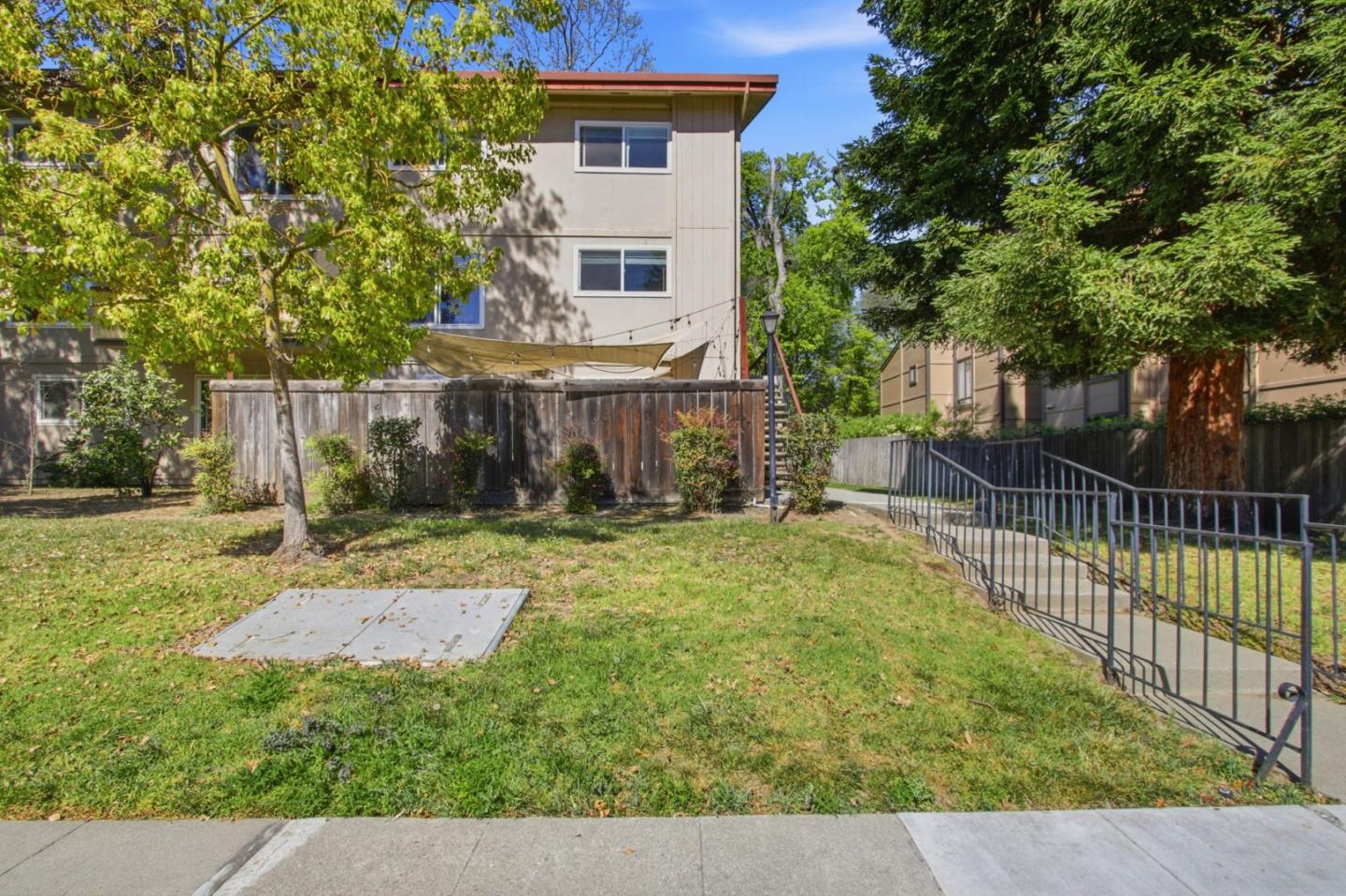 Detail Gallery Image 37 of 37 For 701 N Rengstorff Ave #20,  Mountain View,  CA 94043 - 4 Beds | 1/1 Baths