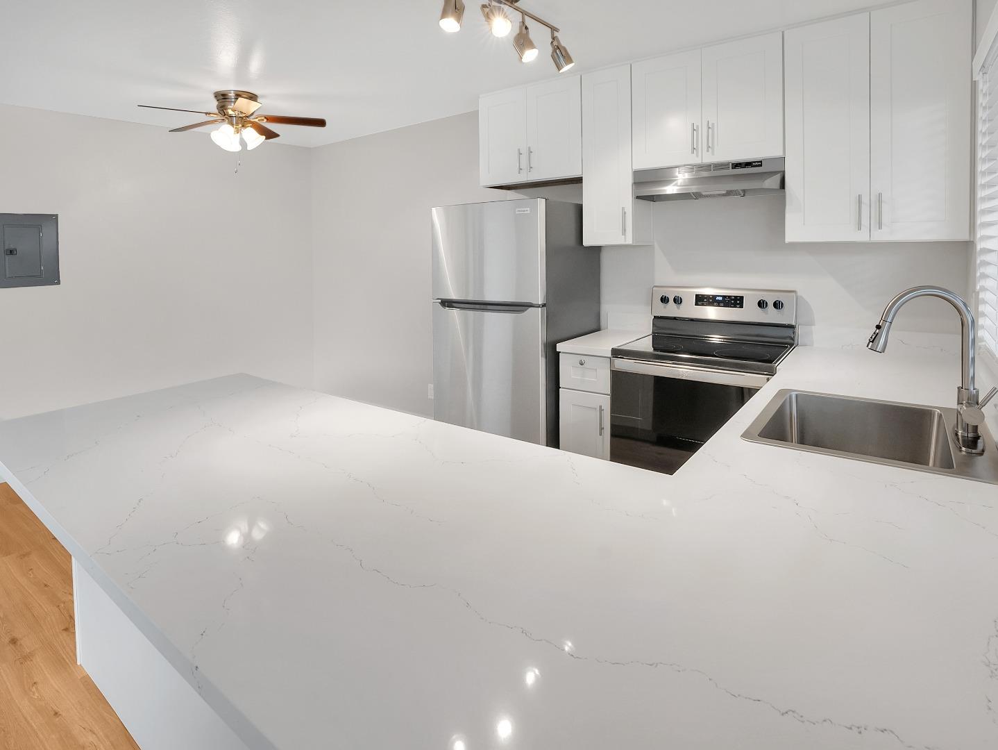 Detail Gallery Image 10 of 26 For 711 South St, Hollister,  CA 95023 - – Beds | – Baths