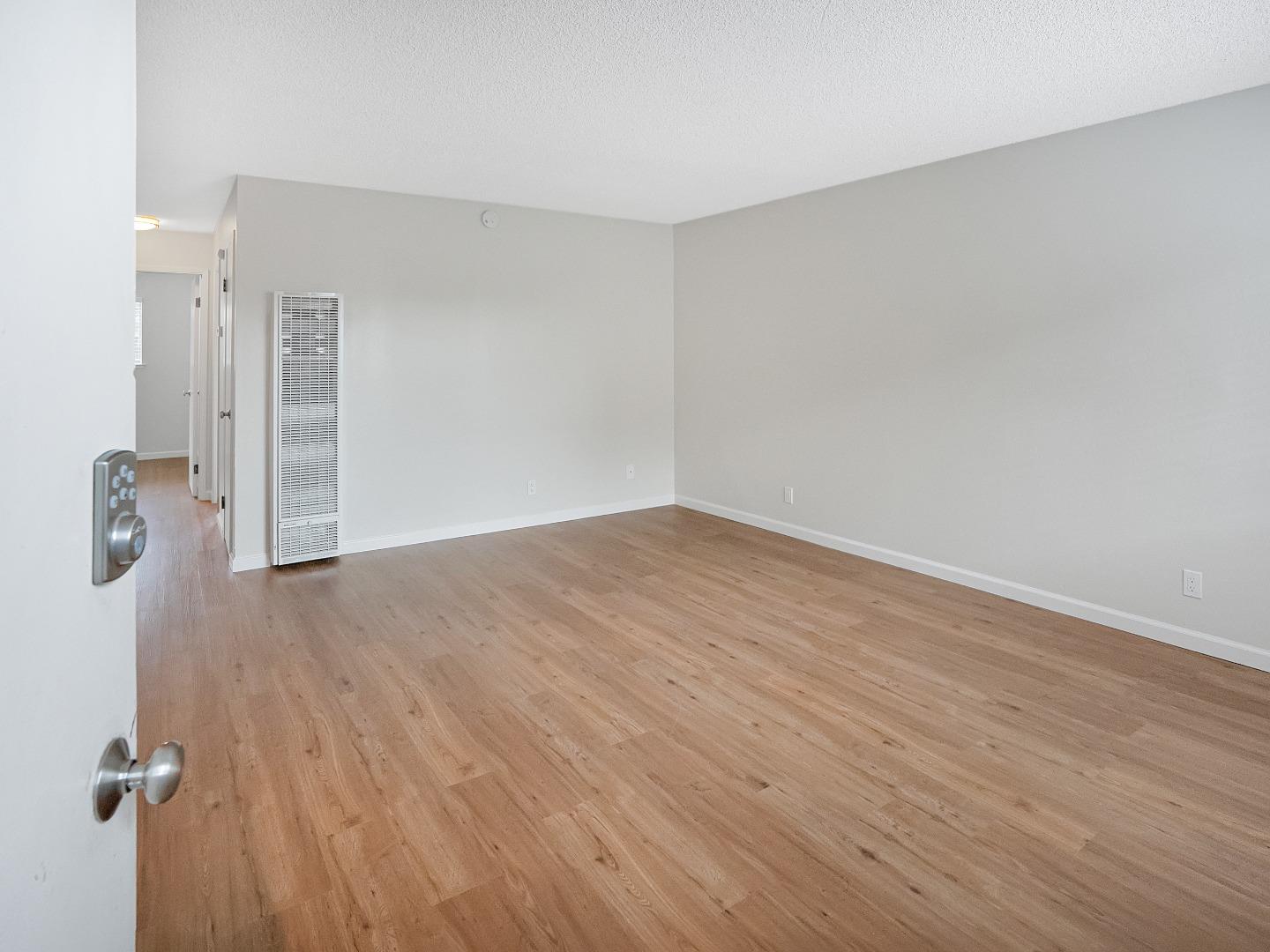 Detail Gallery Image 19 of 26 For 711 South St, Hollister,  CA 95023 - – Beds | – Baths