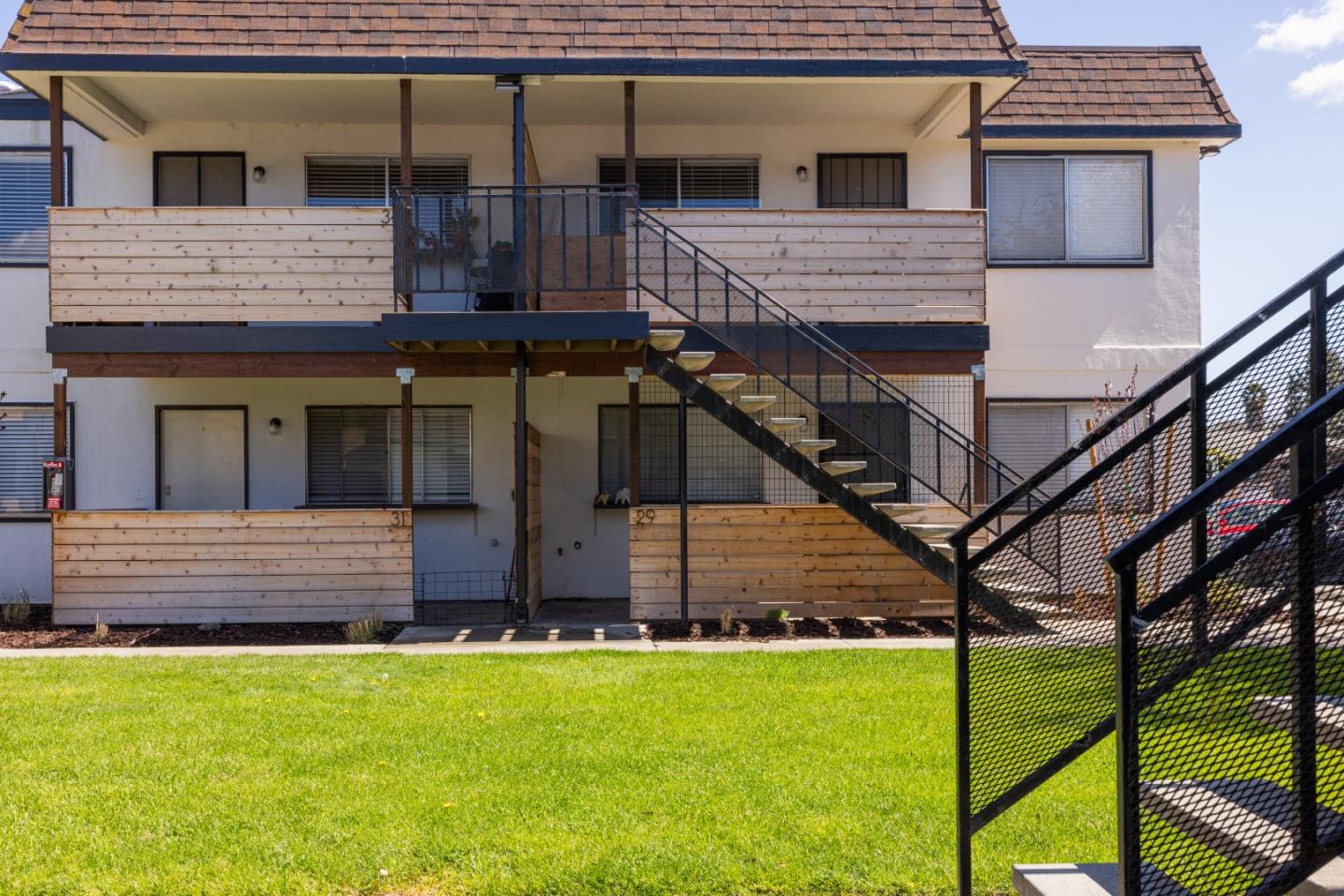 Detail Gallery Image 5 of 26 For 711 South St, Hollister,  CA 95023 - – Beds | – Baths