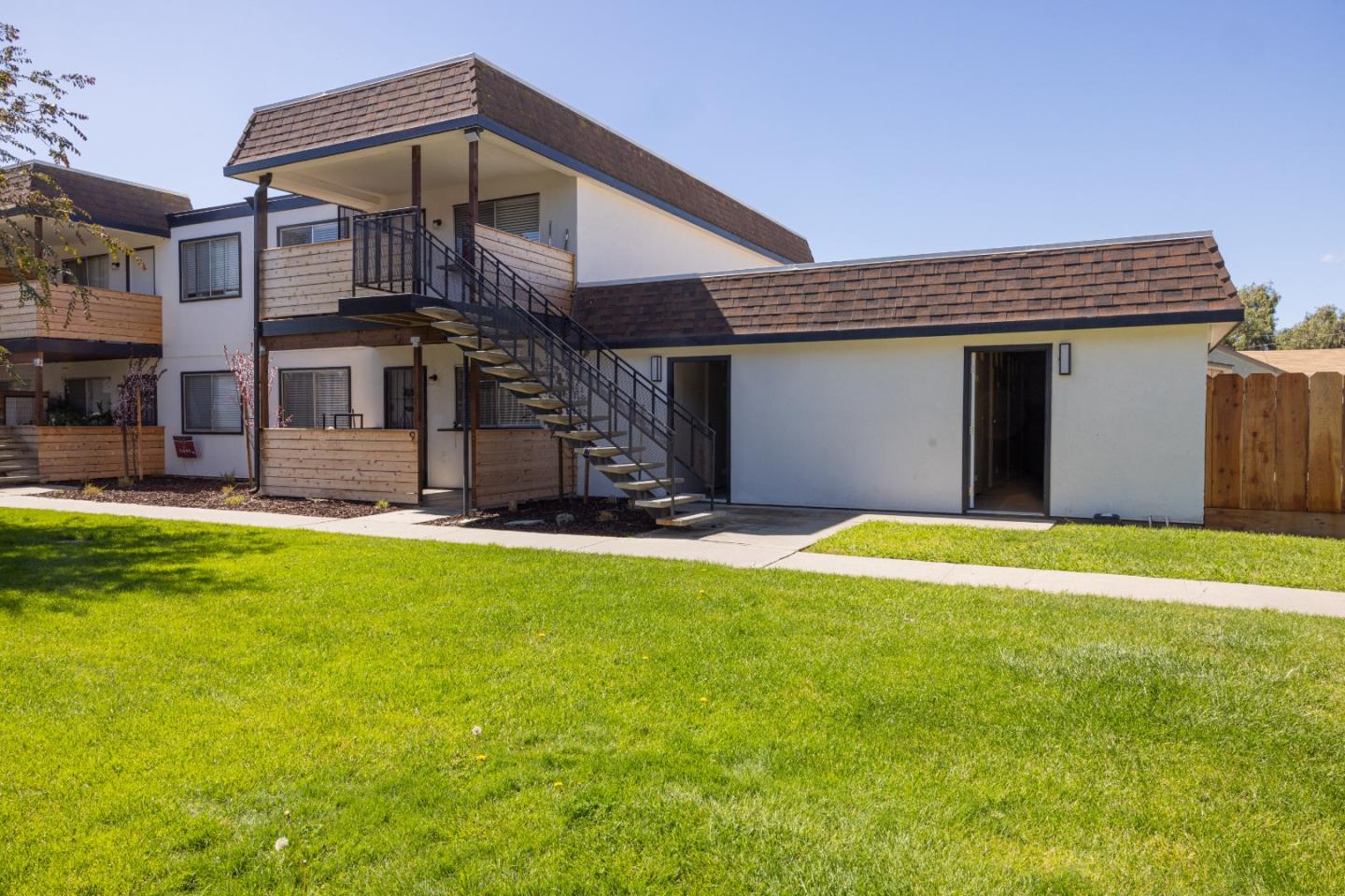 Detail Gallery Image 6 of 26 For 711 South St, Hollister,  CA 95023 - – Beds | – Baths