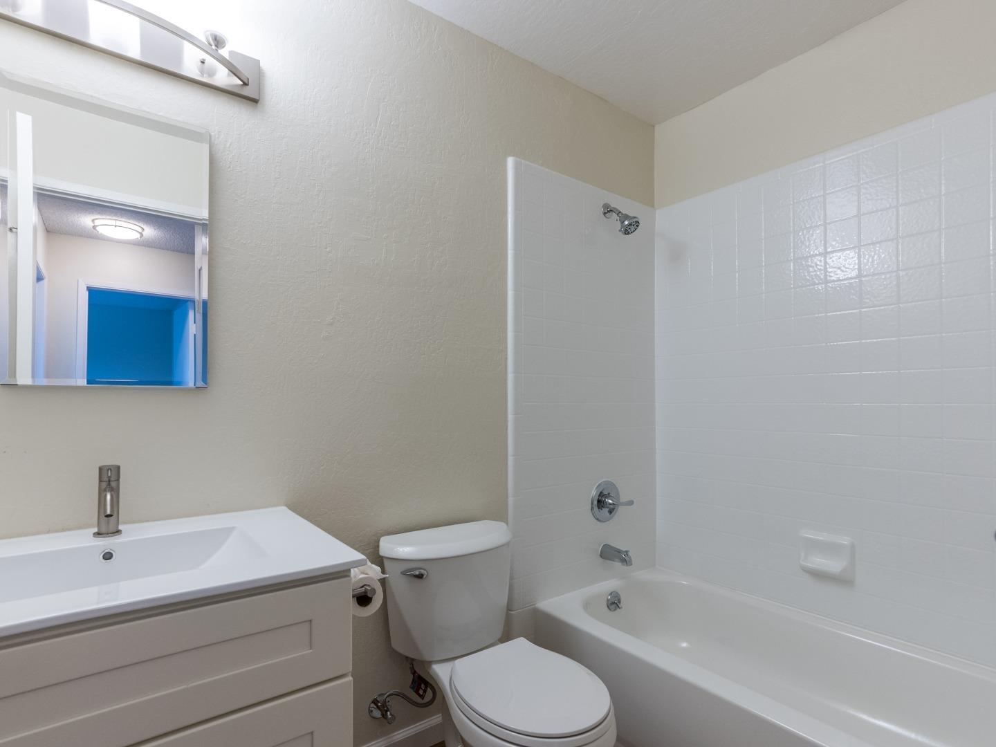 Detail Gallery Image 9 of 26 For 711 South St, Hollister,  CA 95023 - – Beds | – Baths