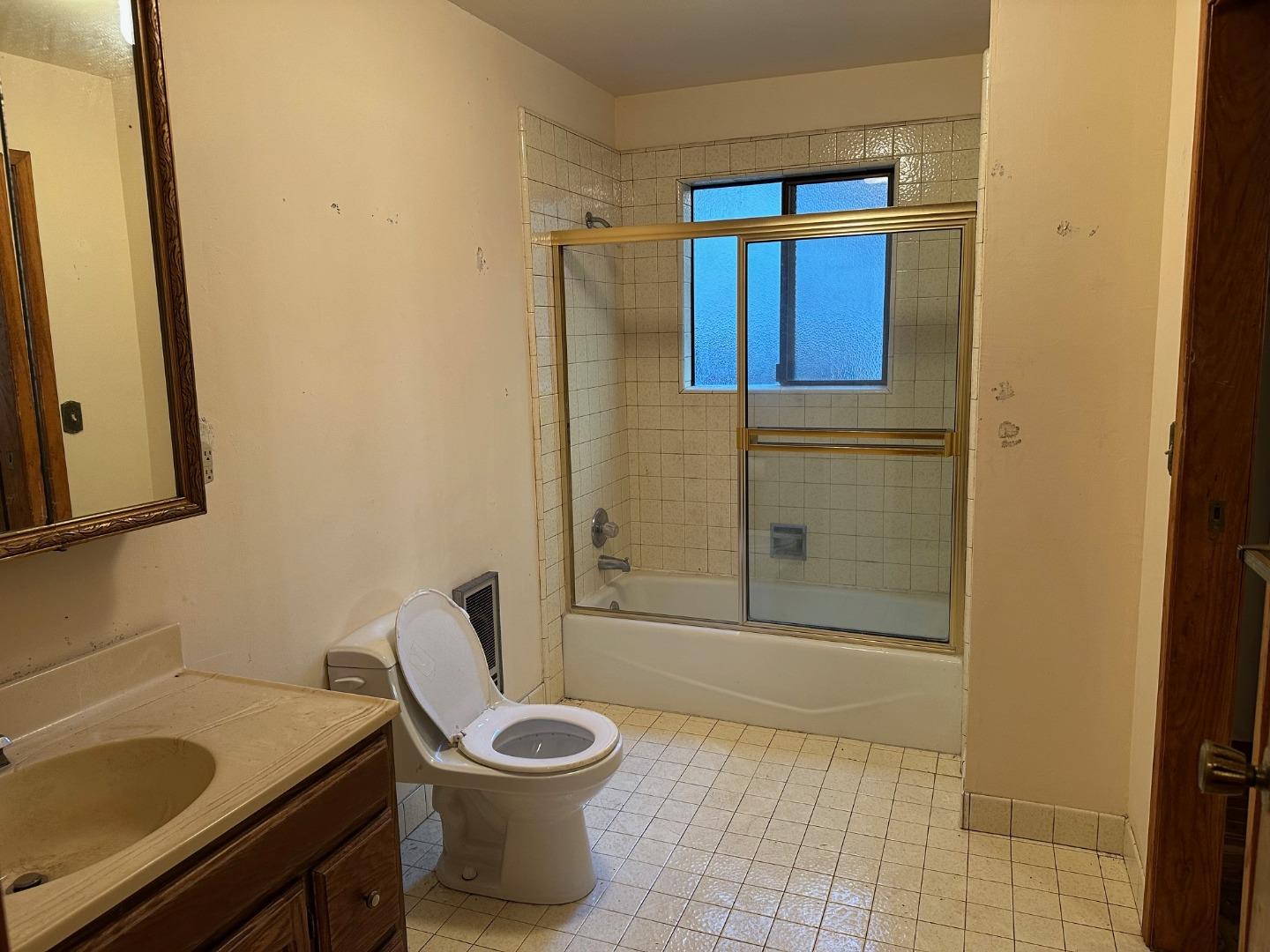 Detail Gallery Image 6 of 7 For 55 Wurr Rd, Loma Mar,  CA 94021 - 3 Beds | 2 Baths