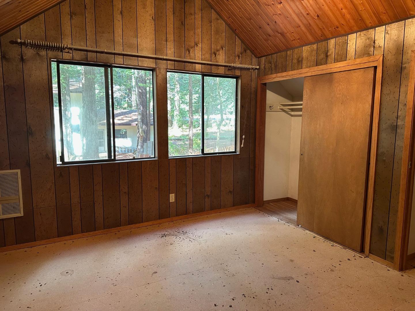 Detail Gallery Image 7 of 7 For 55 Wurr Rd, Loma Mar,  CA 94021 - 3 Beds | 2 Baths