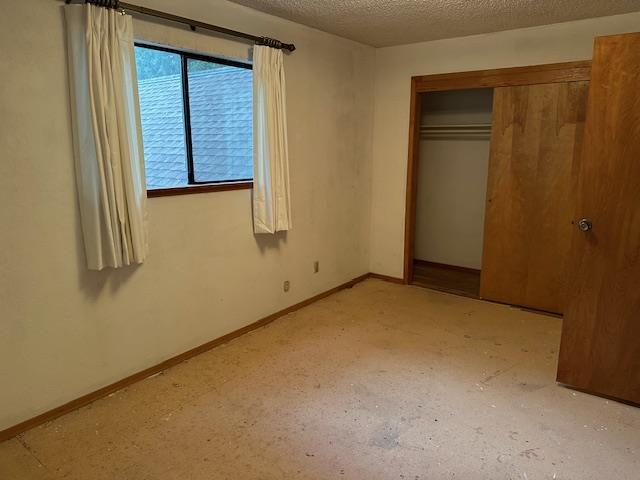 Detail Gallery Image 5 of 6 For 39 Wurr Rd, Loma Mar,  CA 94021 - 3 Beds | 2 Baths