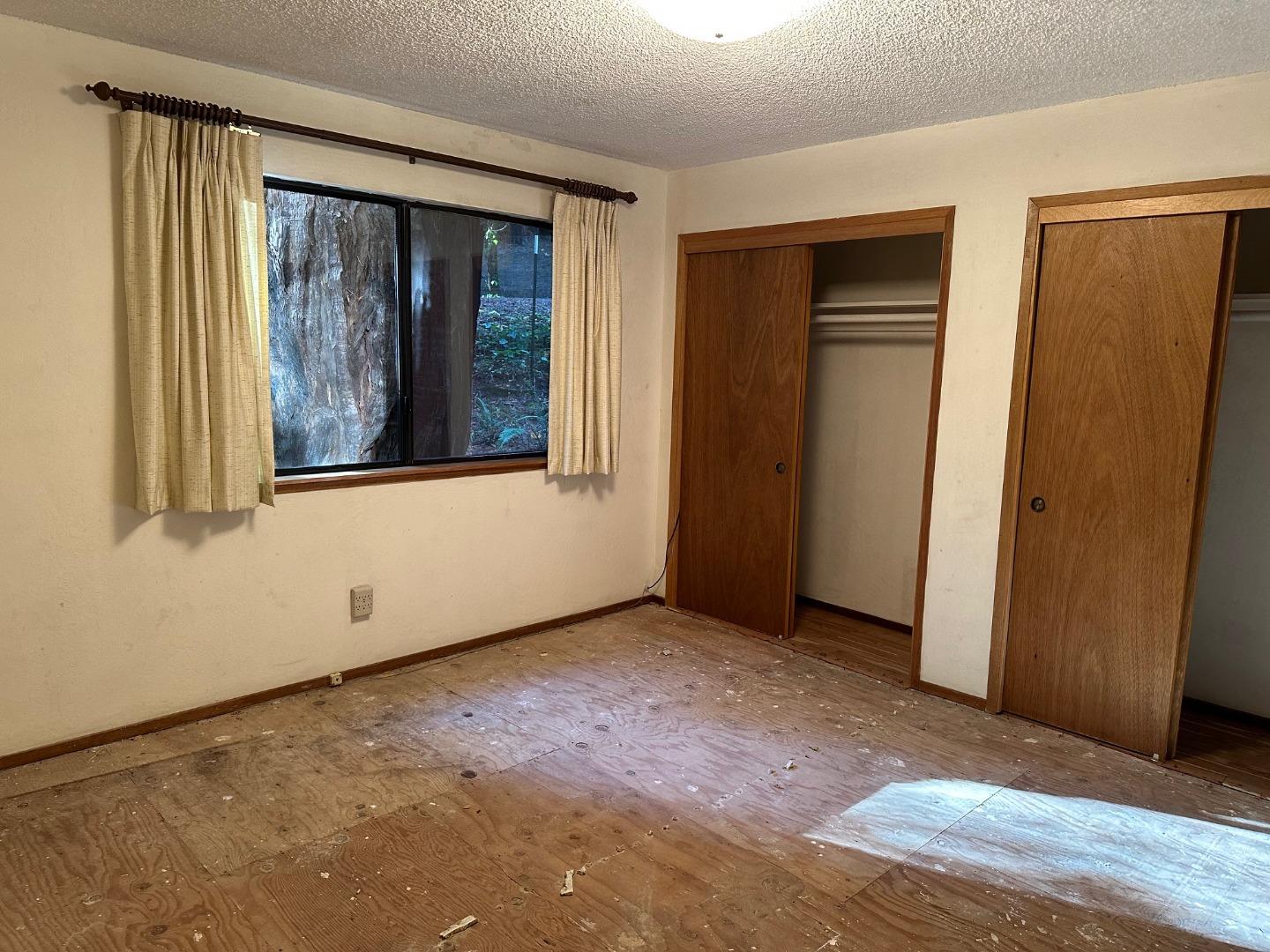 Detail Gallery Image 10 of 11 For 11 Wurr Rd, Loma Mar,  CA 94021 - 3 Beds | 2 Baths