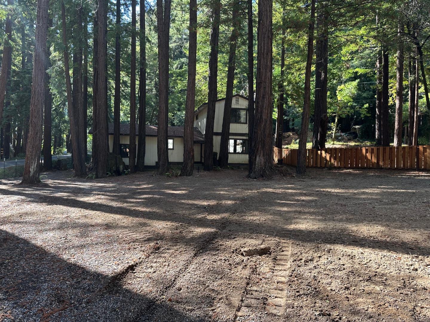 Detail Gallery Image 3 of 11 For 11 Wurr Rd, Loma Mar,  CA 94021 - 3 Beds | 2 Baths