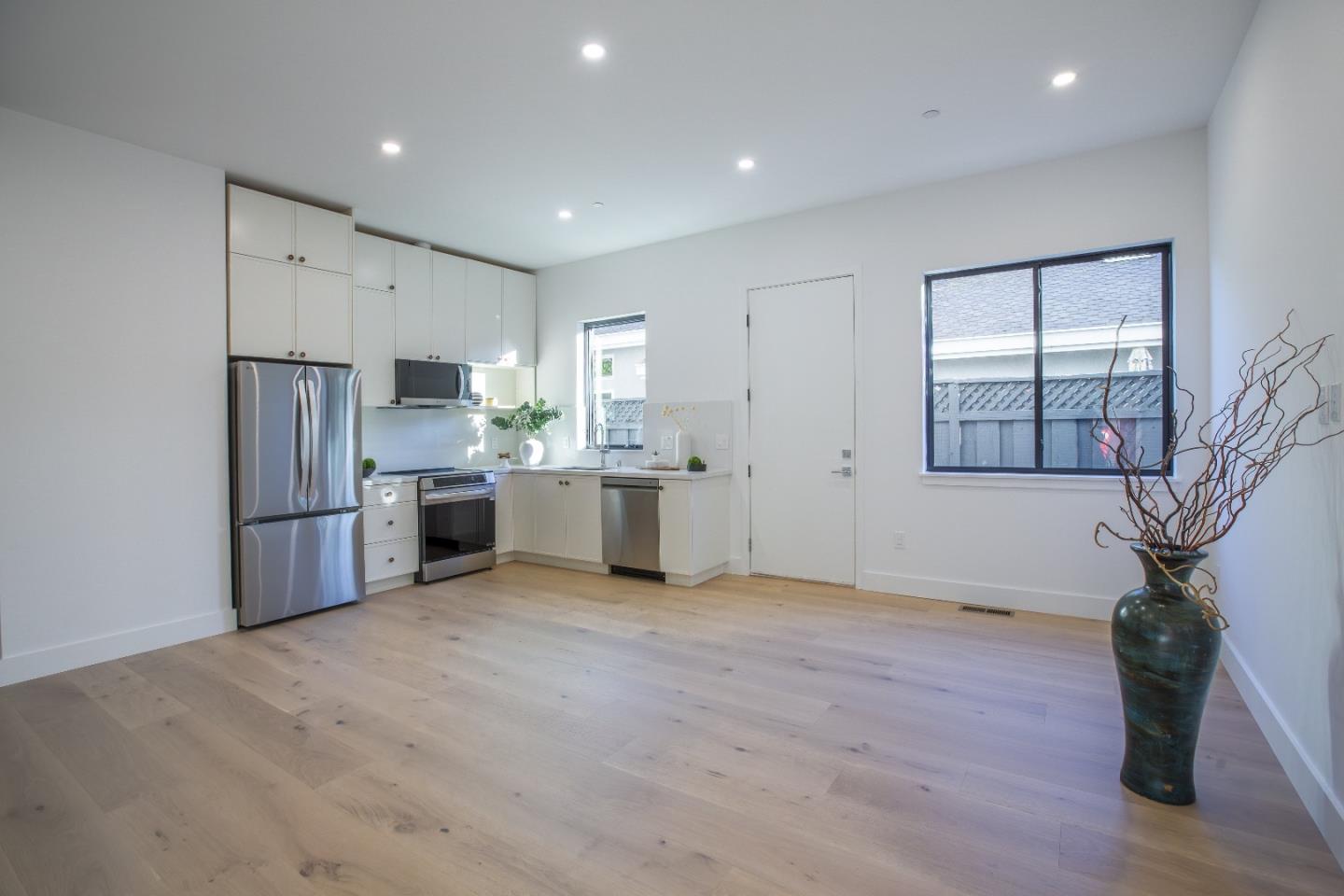 Detail Gallery Image 26 of 38 For 416 Ardis Ave, San Jose,  CA 95117 - 6 Beds | 5/1 Baths