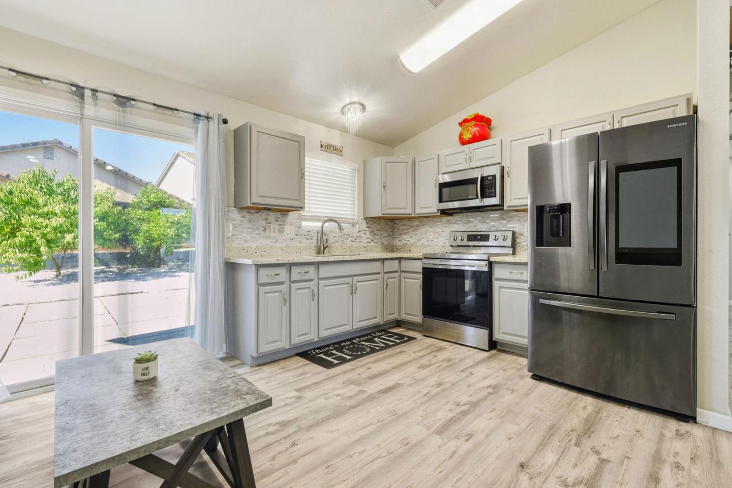 Detail Gallery Image 9 of 22 For 101 Serpentine Dr, Vallejo,  CA 94589 - 3 Beds | 2 Baths