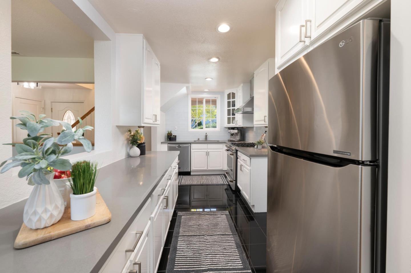 Detail Gallery Image 15 of 51 For 128 42nd Ave, San Mateo,  CA 94403 - 4 Beds | 2 Baths